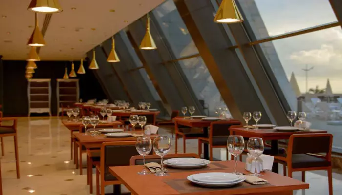 هتل گرند گلوریا باتومی